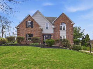 1612 Royal Oak Dr, Franklin Park, PA 15143