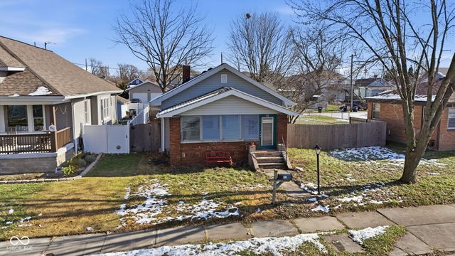 81 N 8th Avenue, Beech Grove, IN 46107