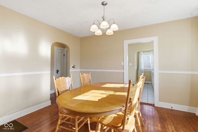 81 N 8th Avenue, Beech Grove, IN 46107