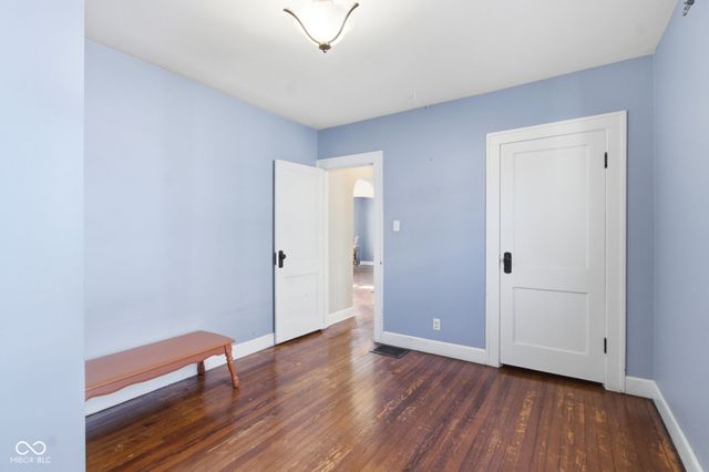 81 N 8th Avenue, Beech Grove, IN 46107