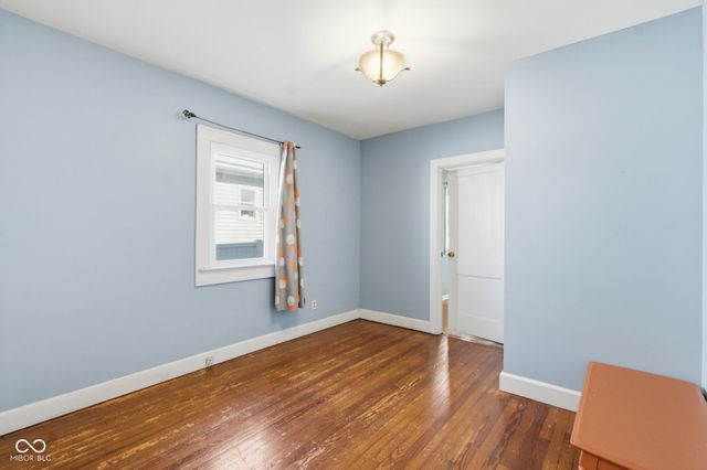 81 N 8th Avenue, Beech Grove, IN 46107