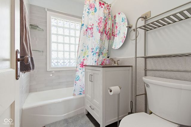 81 N 8th Avenue, Beech Grove, IN 46107