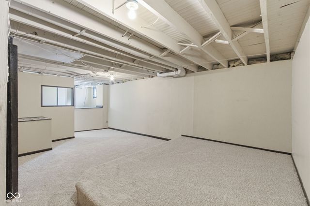 81 N 8th Avenue, Beech Grove, IN 46107