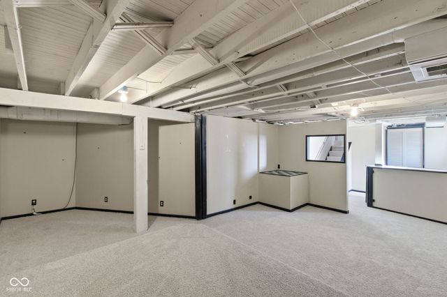 81 N 8th Avenue, Beech Grove, IN 46107