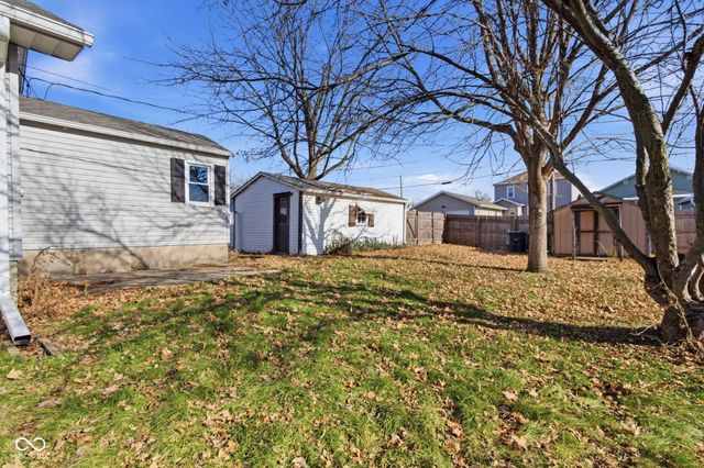 81 N 8th Avenue, Beech Grove, IN 46107