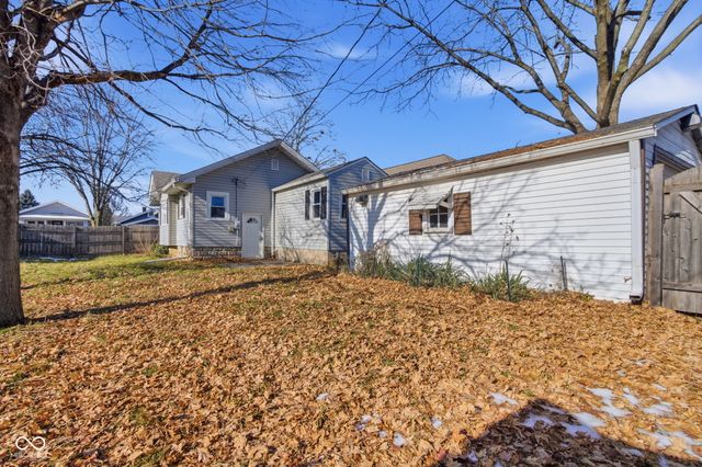 81 N 8th Avenue, Beech Grove, IN 46107