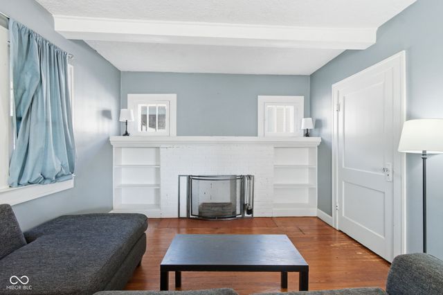 81 N 8th Avenue, Beech Grove, IN 46107