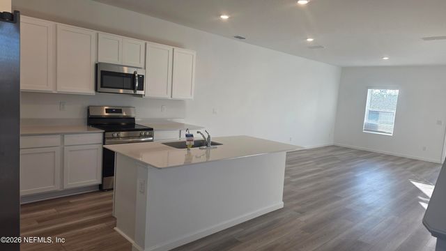 3956 MID CENTURY Street, Jacksonville, FL 32217