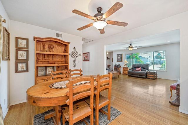 7616 Southbreeze Dr, Sacramento, CA 95828
