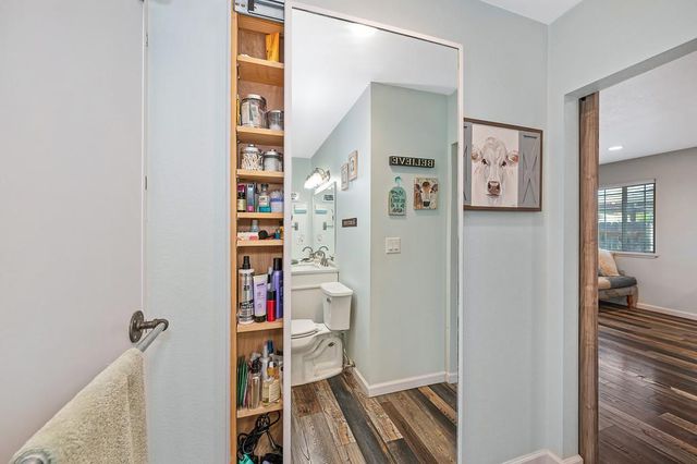 7616 Southbreeze Dr, Sacramento, CA 95828