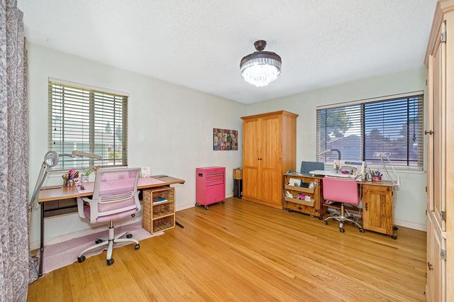 7616 Southbreeze Dr, Sacramento, CA 95828