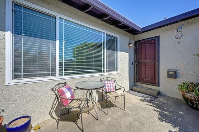 7616 Southbreeze Dr, Sacramento, CA 95828
