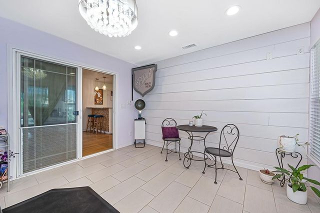 7616 Southbreeze Dr, Sacramento, CA 95828