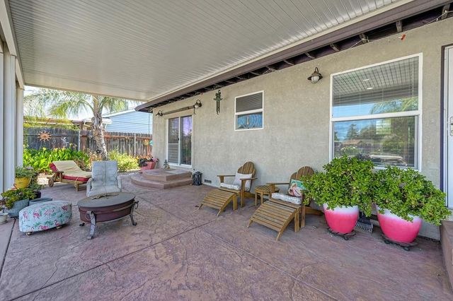 7616 Southbreeze Dr, Sacramento, CA 95828