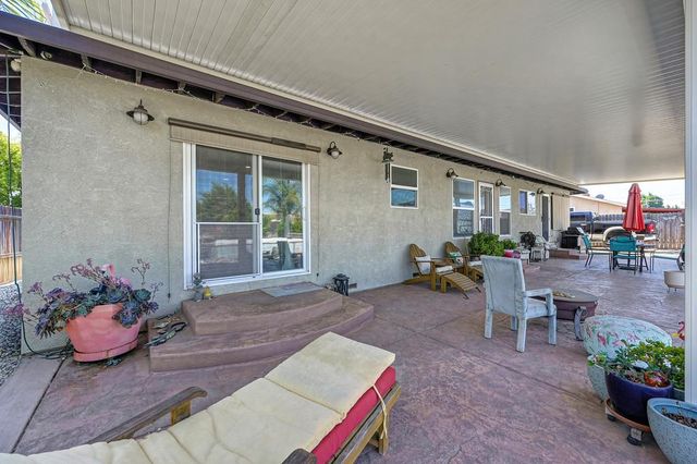 7616 Southbreeze Dr, Sacramento, CA 95828