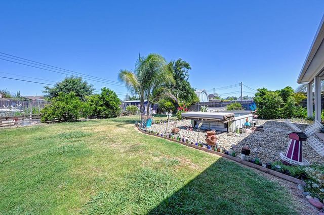 7616 Southbreeze Dr, Sacramento, CA 95828