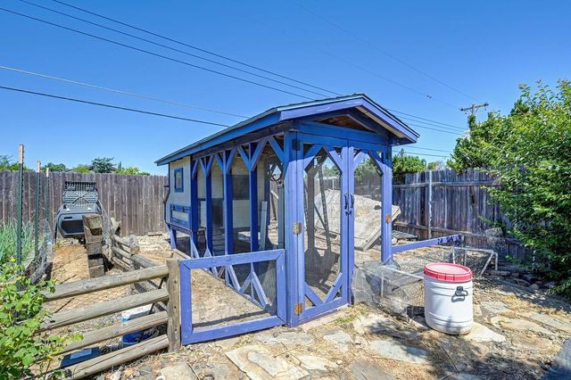 7616 Southbreeze Dr, Sacramento, CA 95828