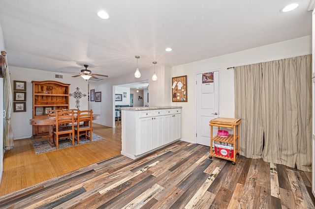 7616 Southbreeze Dr, Sacramento, CA 95828