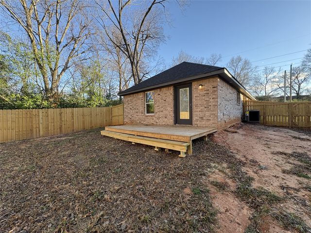 515 Giraud, Mineola, TX 75773