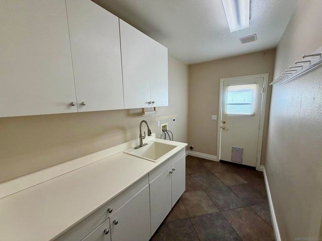 12215 Gladehollow Ct., San Diego, CA 92128