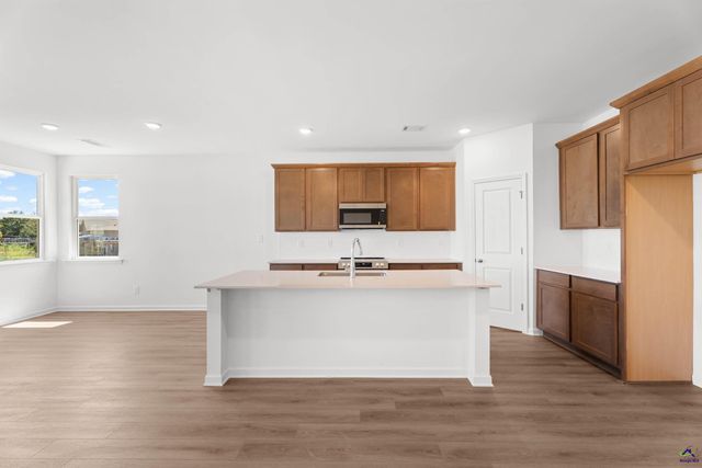 211 Ivy Glen Drive, Perry, GA 31069