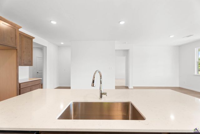 211 Ivy Glen Drive, Perry, GA 31069