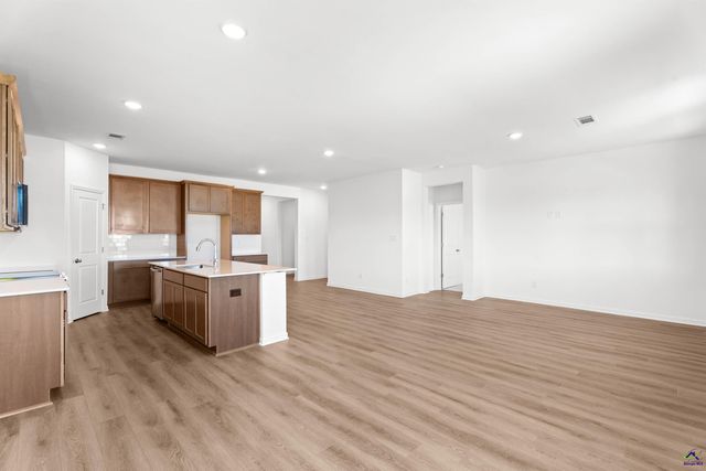 211 Ivy Glen Drive, Perry, GA 31069