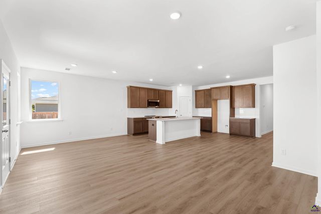 211 Ivy Glen Drive, Perry, GA 31069