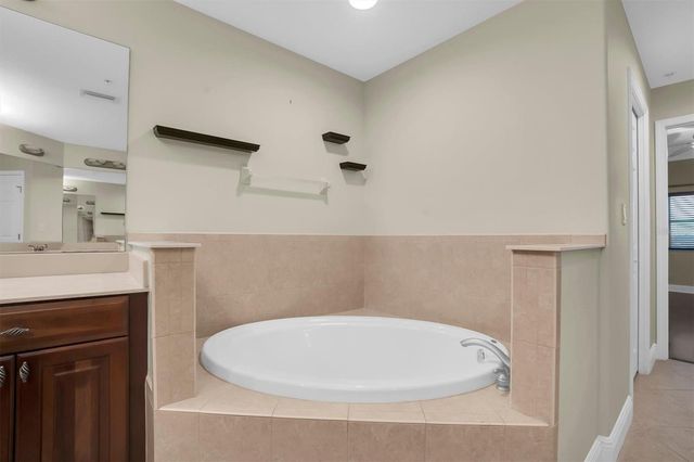 7040 KEY HAVEN ROAD 605, Seminole, FL 33777