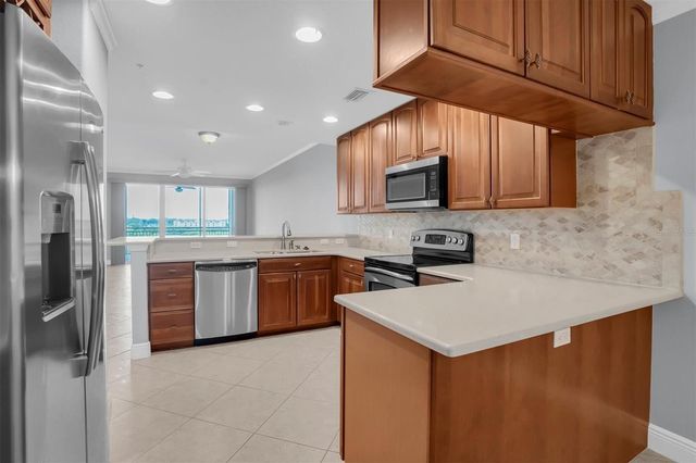 7040 KEY HAVEN ROAD 605, Seminole, FL 33777