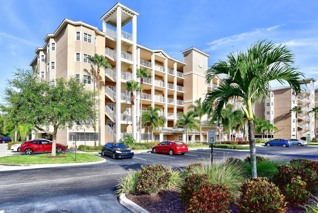 7040 KEY HAVEN ROAD 605, Seminole, FL 33777