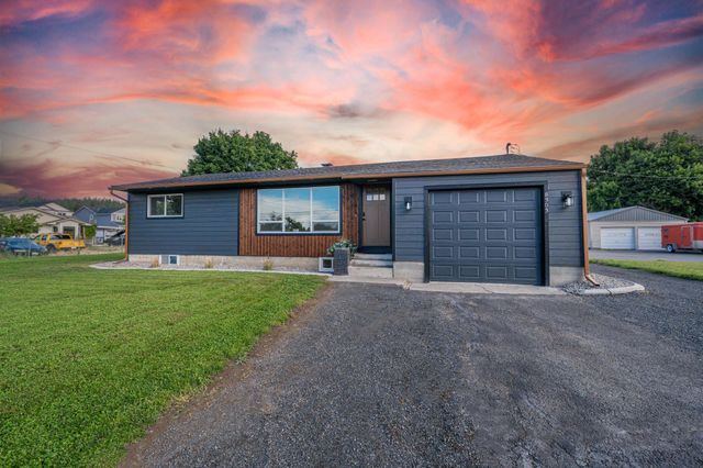 8303 E Upriver Dr, Spokane, WA 99212
