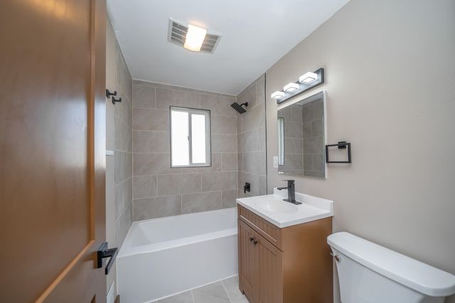 8303 E Upriver Dr, Spokane, WA 99212