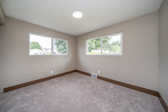 8303 E Upriver Dr, Spokane, WA 99212