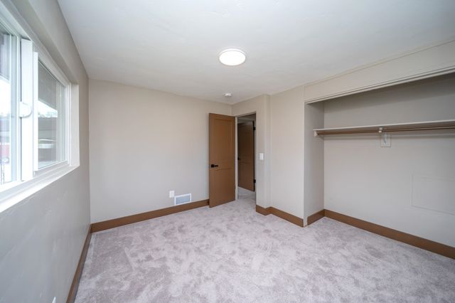 8303 E Upriver Dr, Spokane, WA 99212