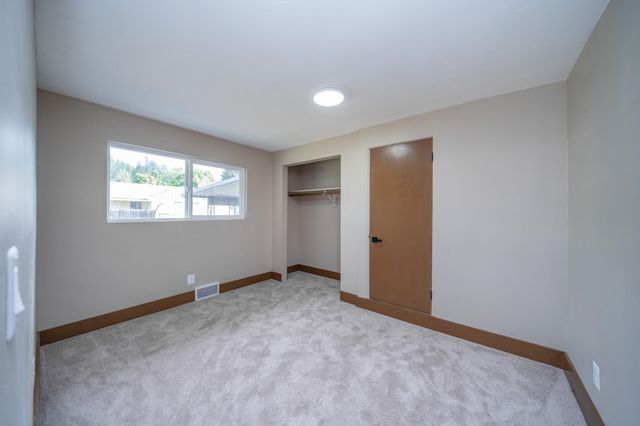 8303 E Upriver Dr, Spokane, WA 99212