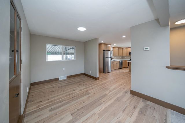 8303 E Upriver Dr, Spokane, WA 99212