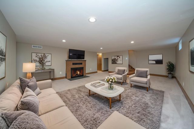 8303 E Upriver Dr, Spokane, WA 99212