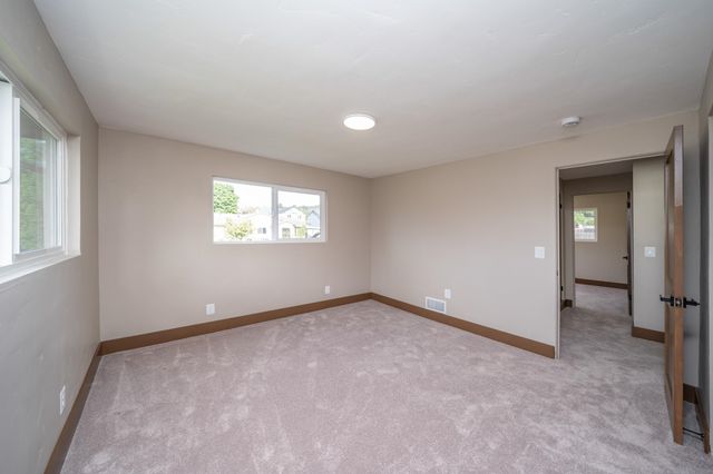 8303 E Upriver Dr, Spokane, WA 99212