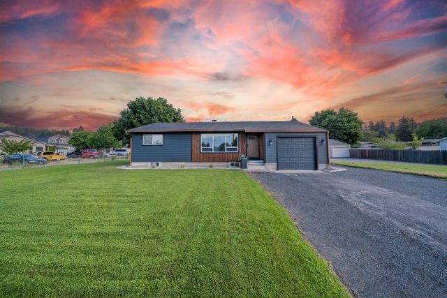 8303 E Upriver Dr, Spokane, WA 99212