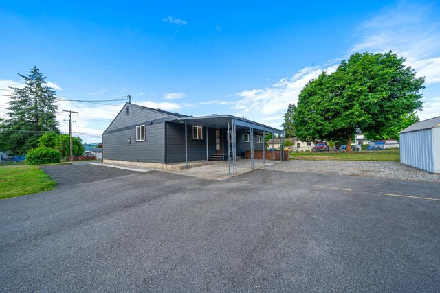 8303 E Upriver Dr, Spokane, WA 99212