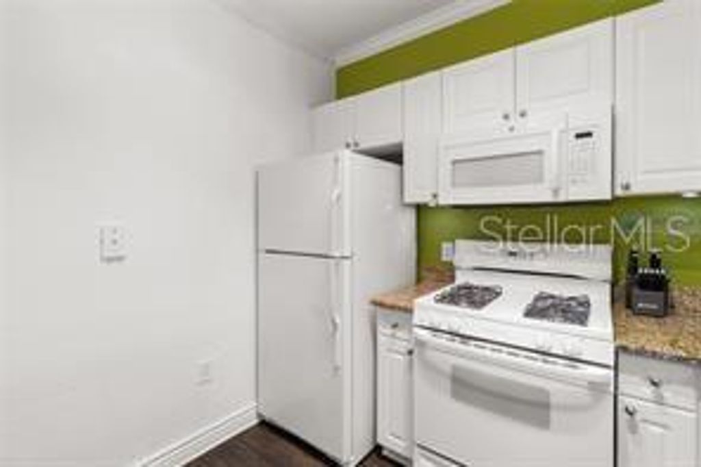 Image 8 of property listing at 2732 VIA MURANO 534, Clearwater, FL 33764