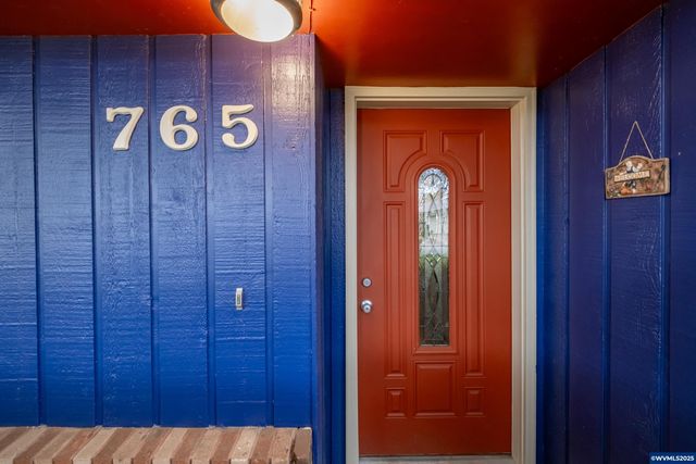 765 Clarmount St NW St, Salem, OR 97304