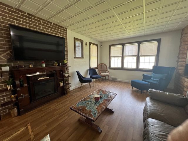 161 Verge St, Springfield, MA 01129