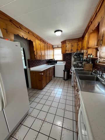 161 Verge St, Springfield, MA 01129