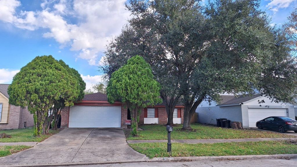 10423 Permian Drive, Sugar Land, TX 77498
