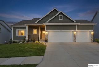 5520 N 181st Street, Elkhorn, NE 68022
