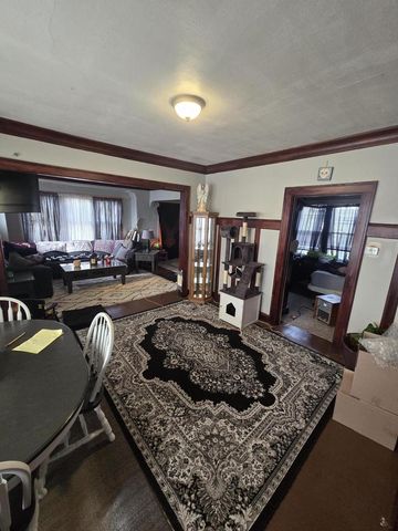 1722 S Layton BOULEVARD, Milwaukee, WI 53215