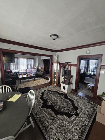 1722 S Layton BOULEVARD, Milwaukee, WI 53215