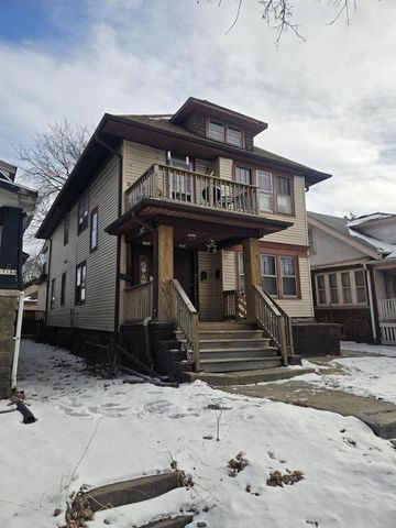 1722 S Layton BOULEVARD, Milwaukee, WI 53215